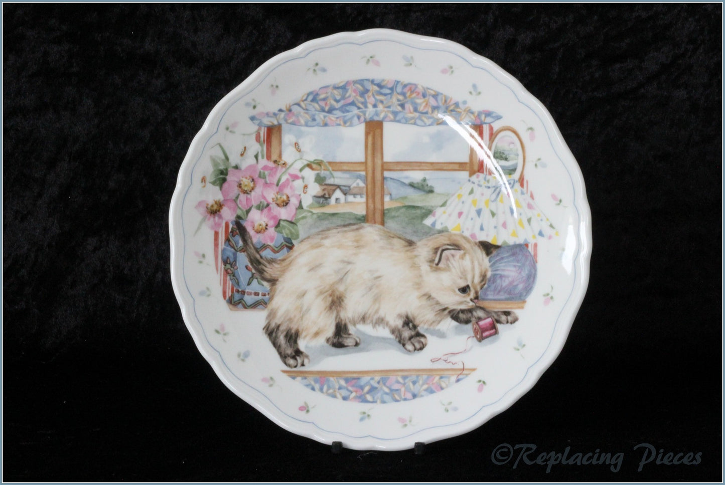 Royal Albert - The Country Kitten Collection - Playtime