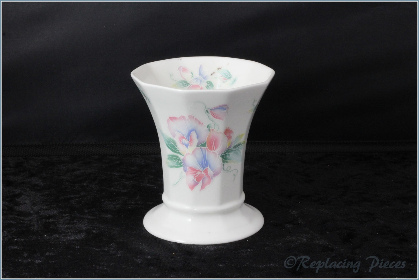 Aynsley - Little Sweetheart - Small Vase