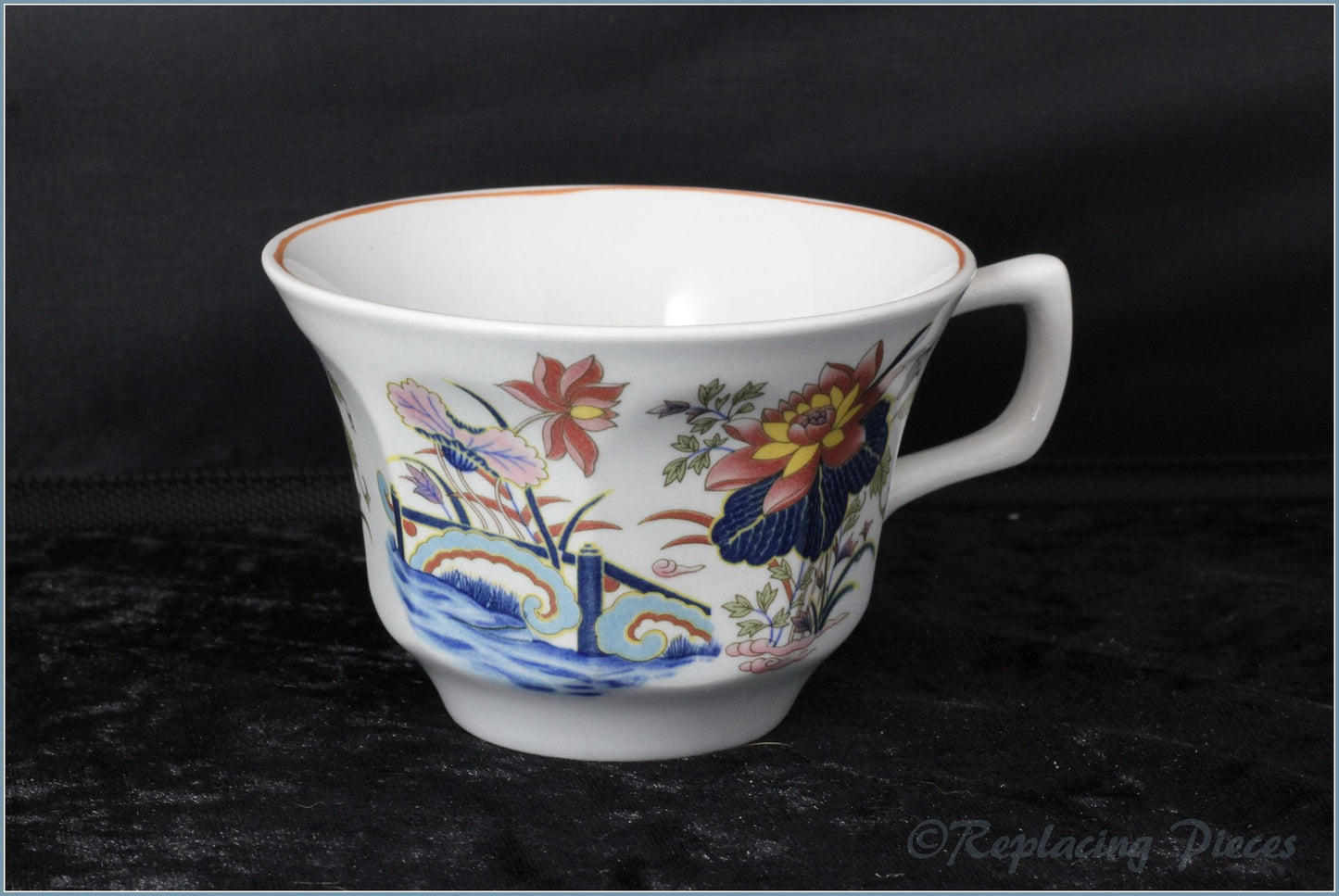 Wedgwood - Lotus - Teacup