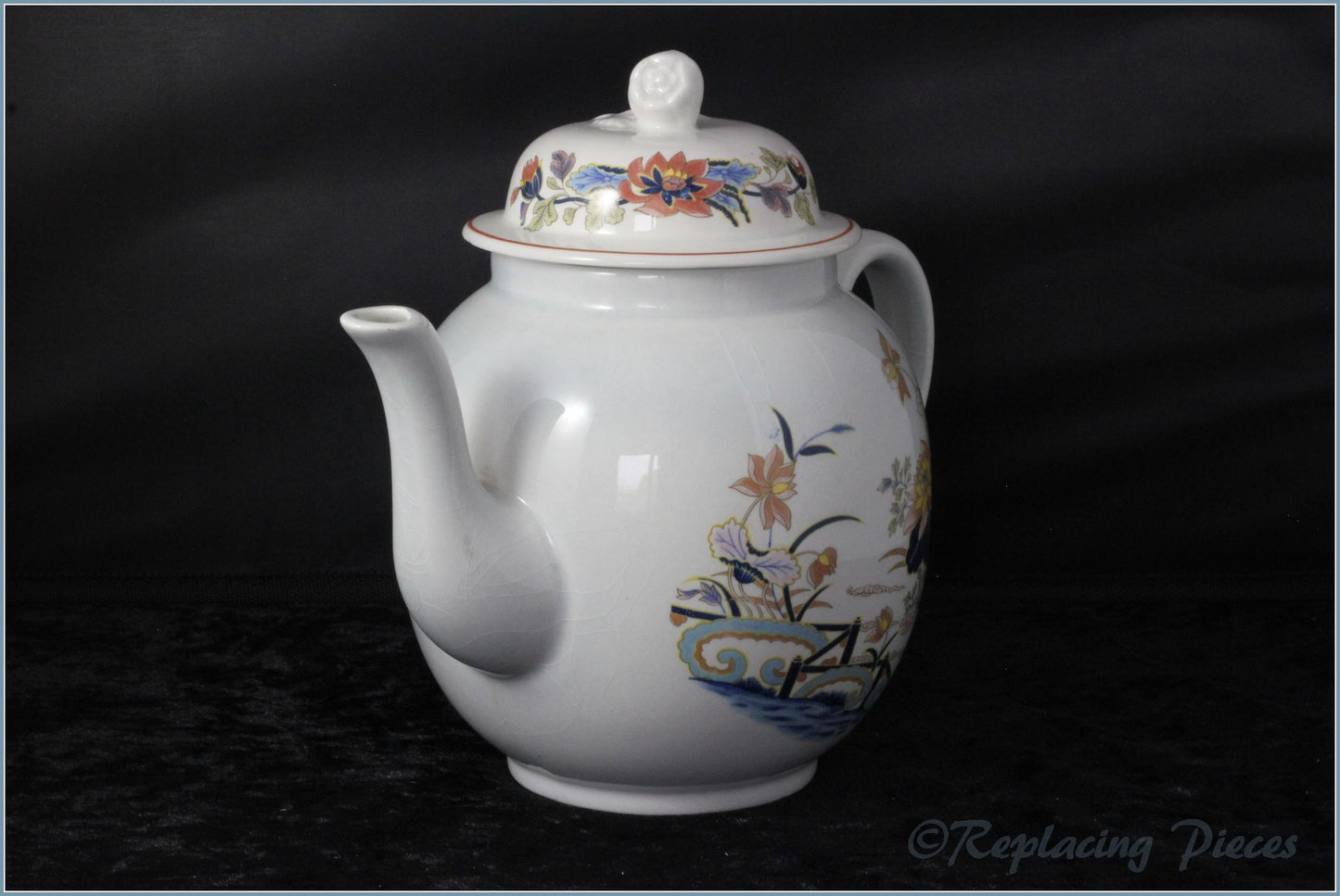 Wedgwood - Lotus - Teapot