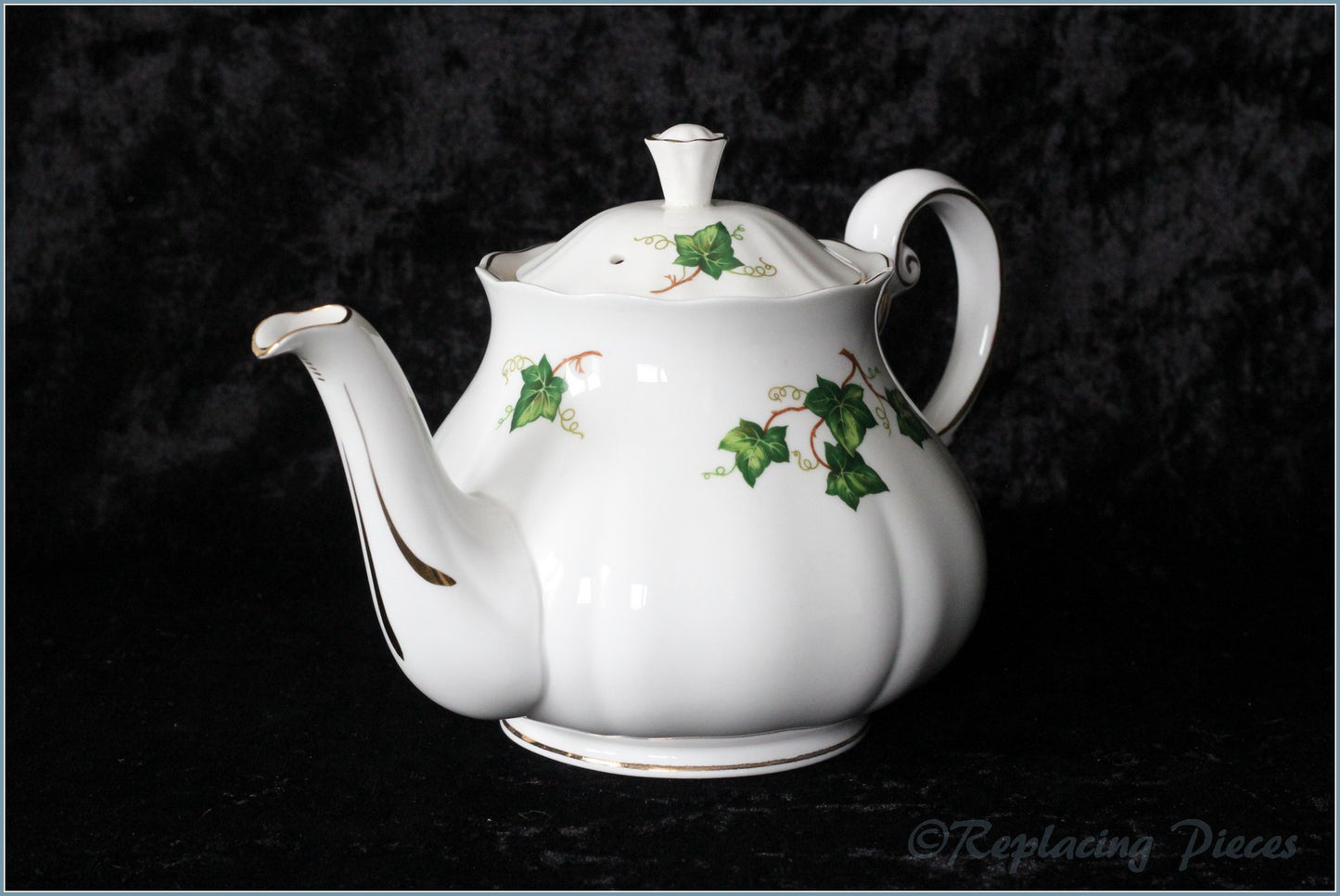 Colclough - Ivy Leaf (8143) - Teapot (Fluted)