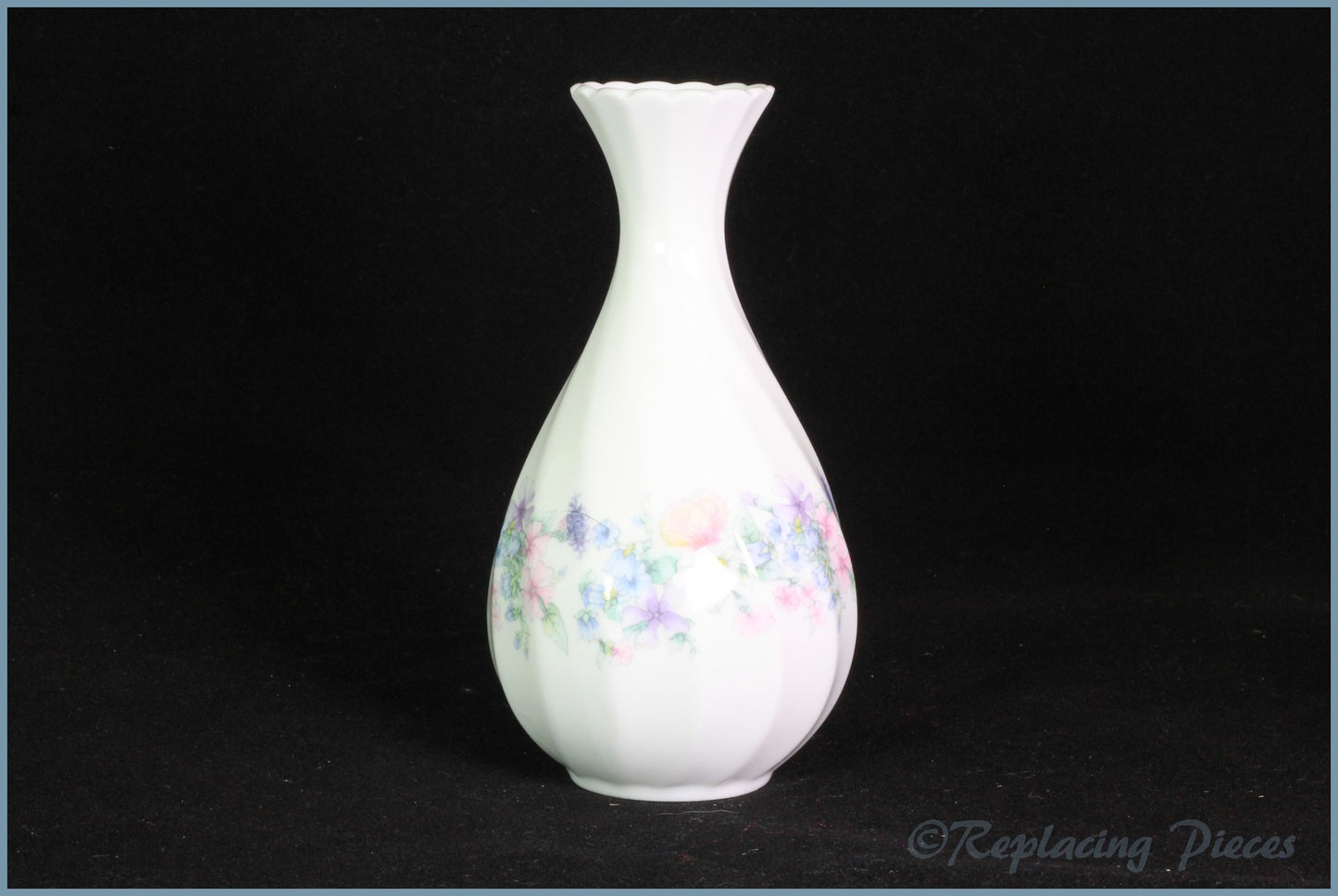 Wedgwood - Angela (Fluted) (R4870) - Bud Vase